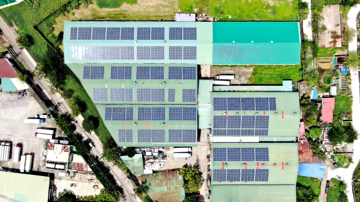 INITIATING SUSTAINABLE OPERATIONS. MSpectrum energized the first solar rooftop facility of plastic manufacturer Alphatech Development Corporation in its manufacturing plant in Guiguinto, Bulacan in May 2022.